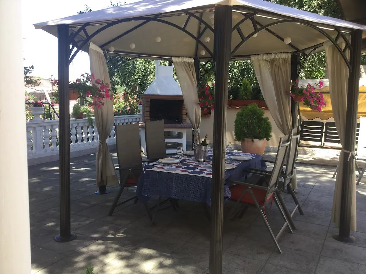 Holiday Home Villa Romantica Sveti Filip i Jakov 0*,  Croacia