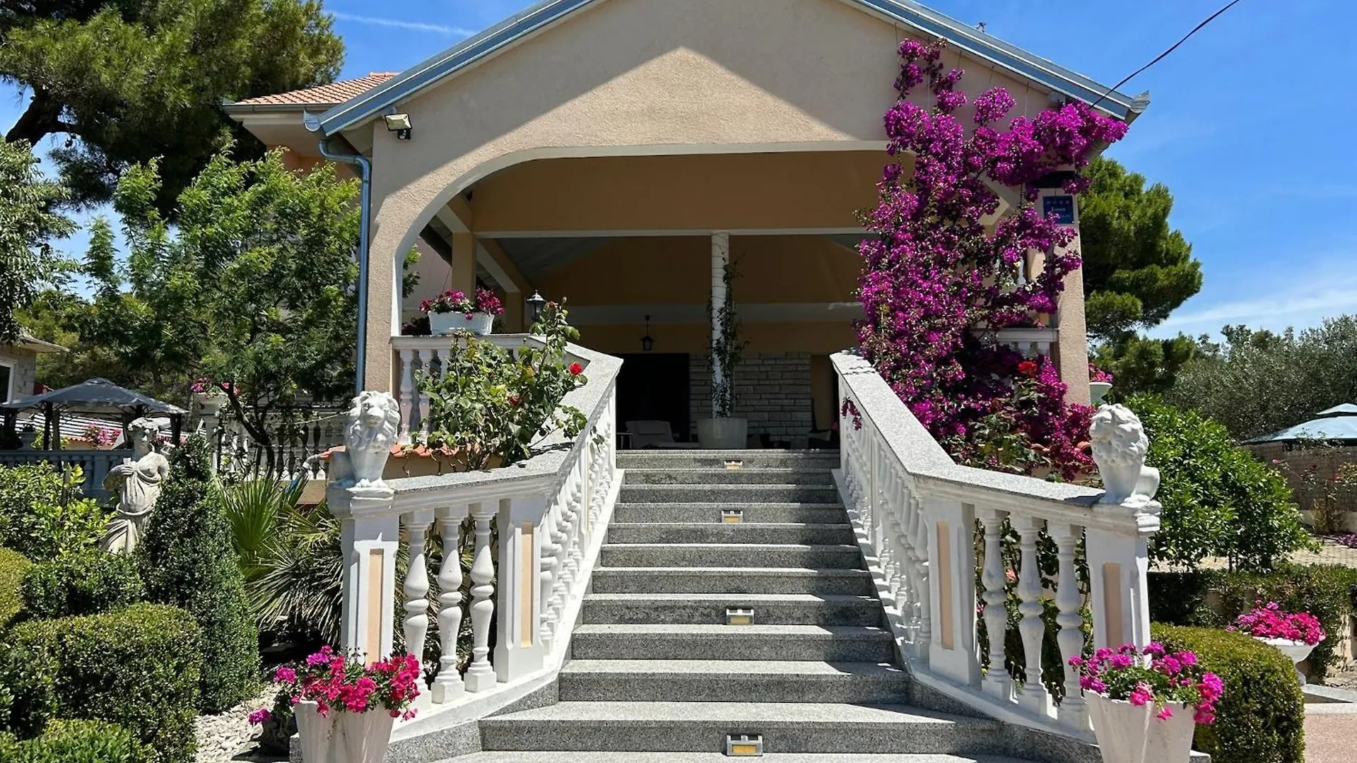 Holiday Home Villa Romantica Sveti Filip i Jakov
